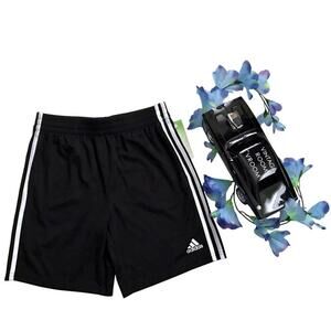 Adidas NWT Black Performance Shorts Boys M (10/12)